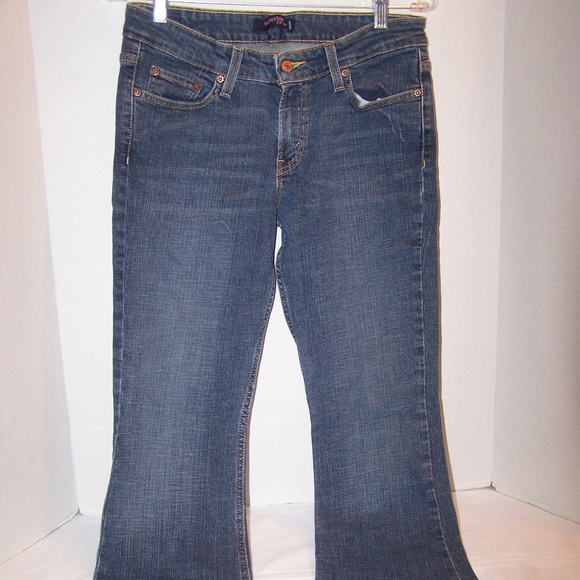 size 9 in levis jeans